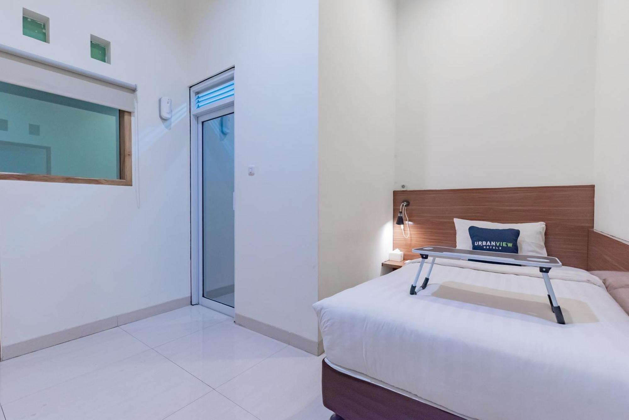 Urbanview Darmo Residence Bandung Eksteriør bilde