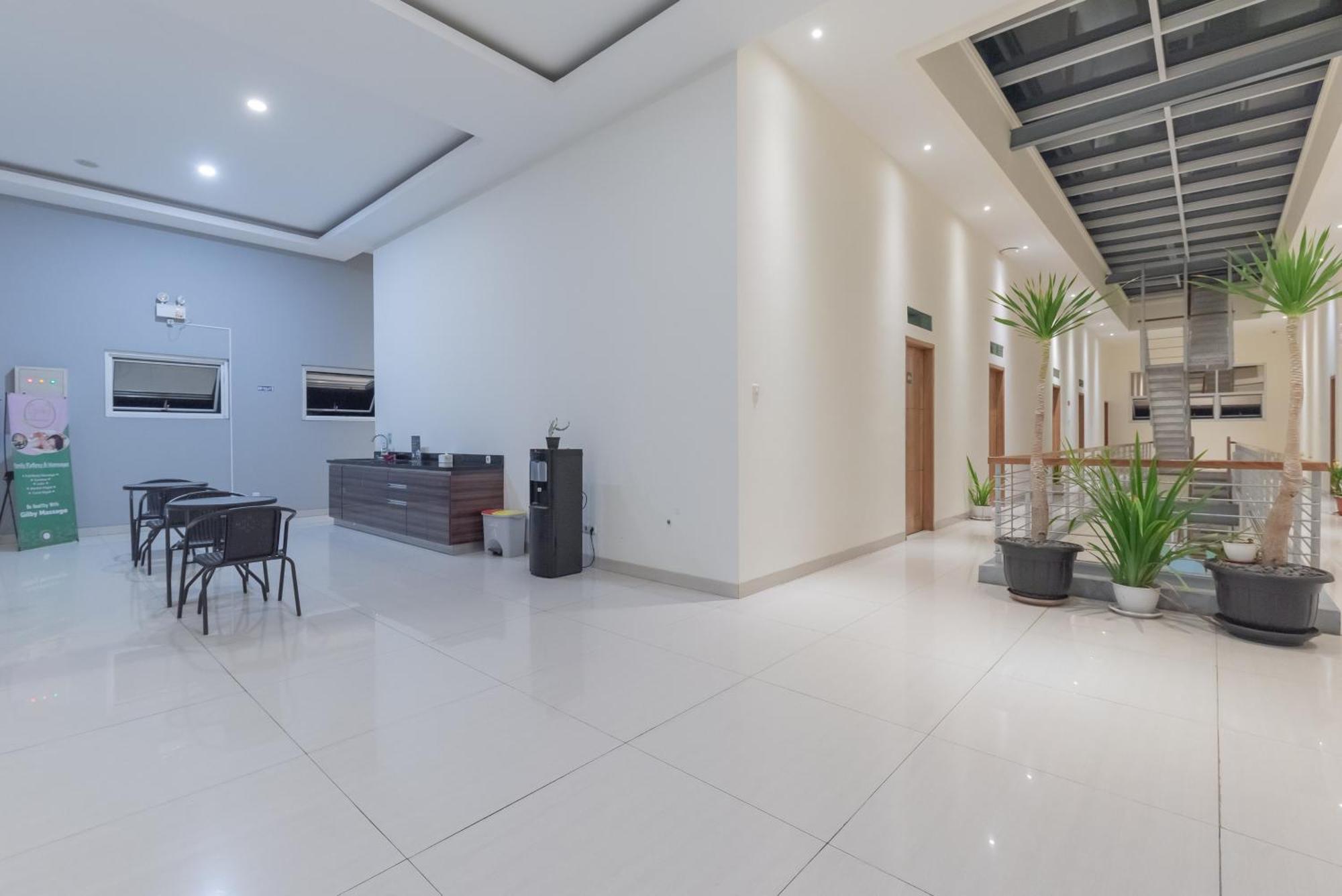 Urbanview Darmo Residence Bandung Eksteriør bilde